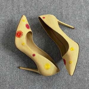 NEIL J RODGERS - Floral Woven Embroidered Pump